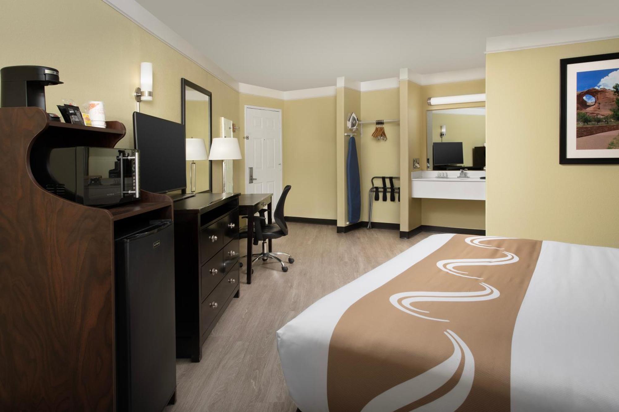Quality Inn & Suites Gallup I-40 Exit 20 المظهر الخارجي الصورة