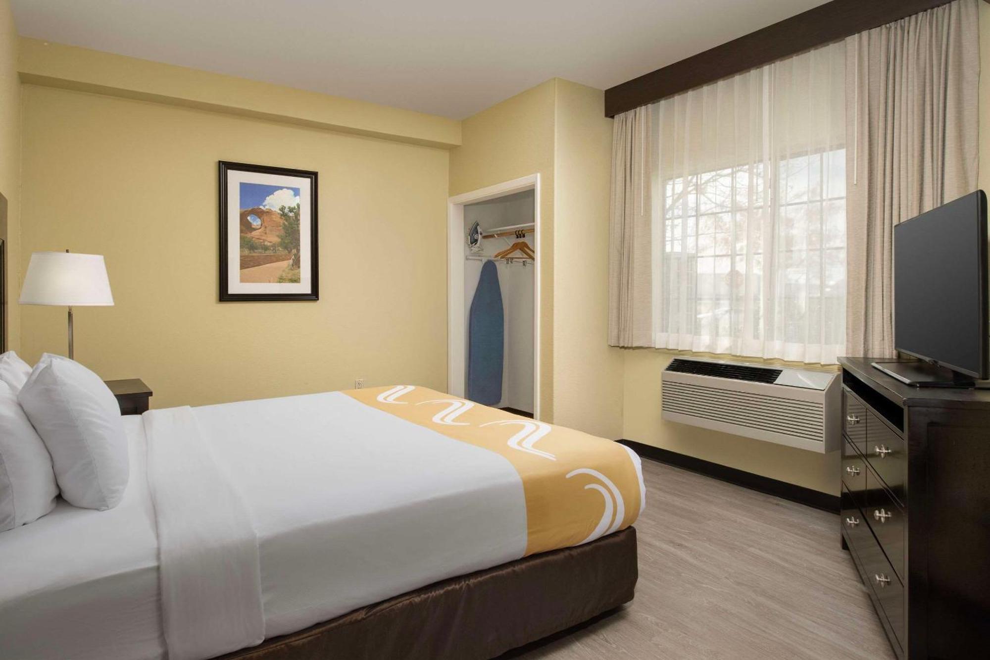Quality Inn & Suites Gallup I-40 Exit 20 المظهر الخارجي الصورة