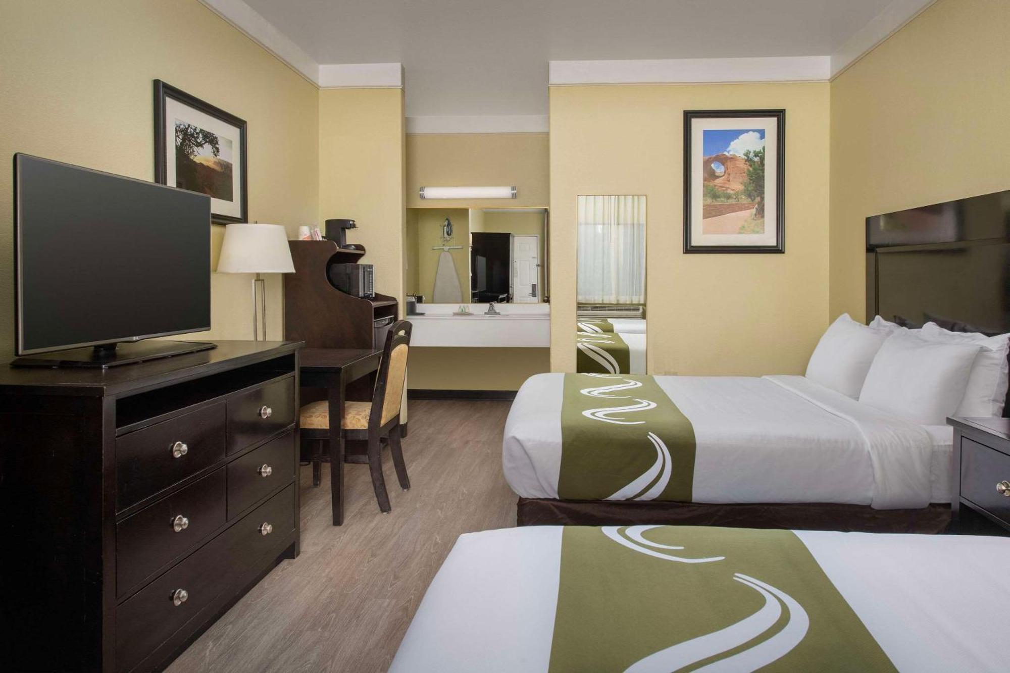 Quality Inn & Suites Gallup I-40 Exit 20 المظهر الخارجي الصورة