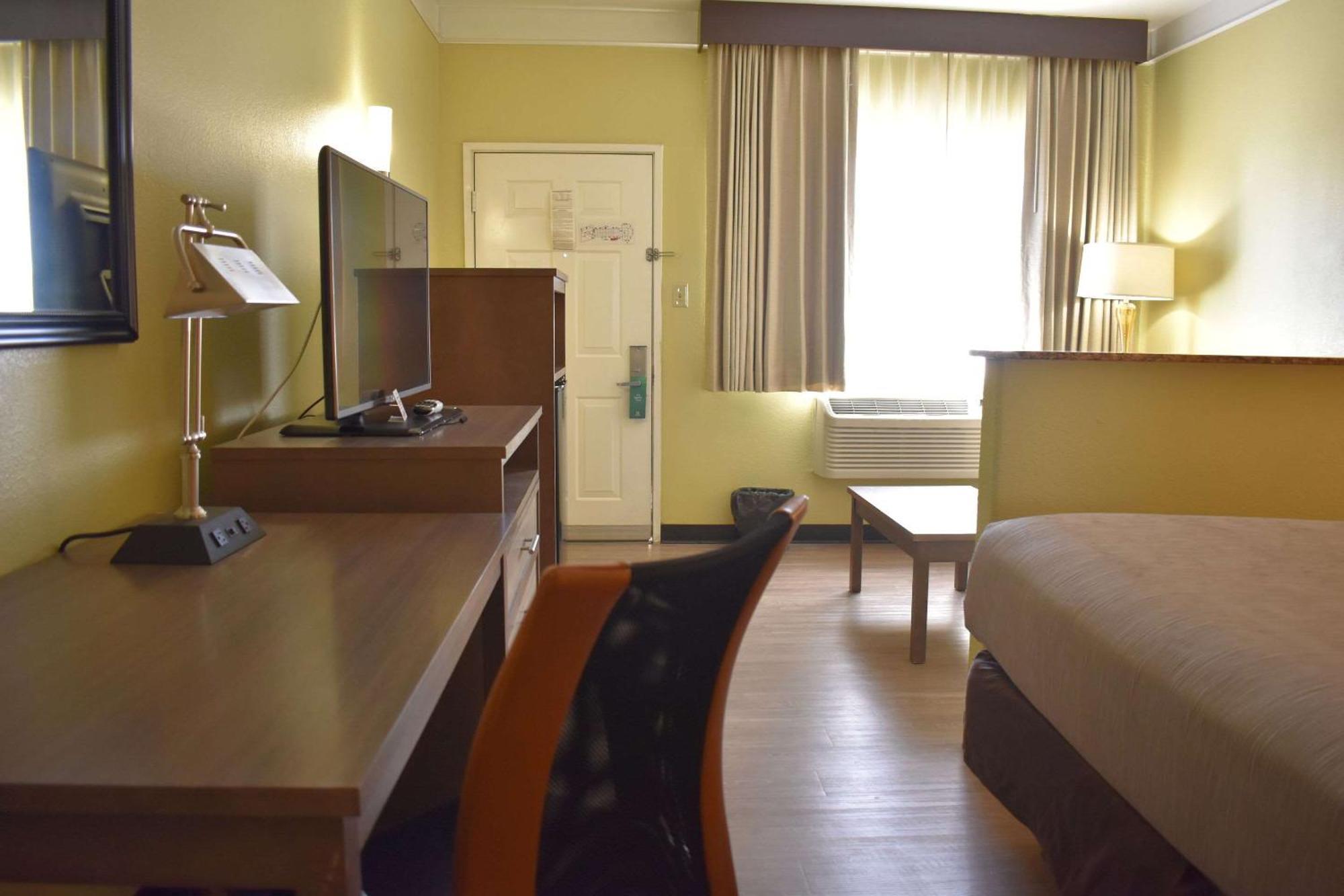 Quality Inn & Suites Gallup I-40 Exit 20 المظهر الخارجي الصورة