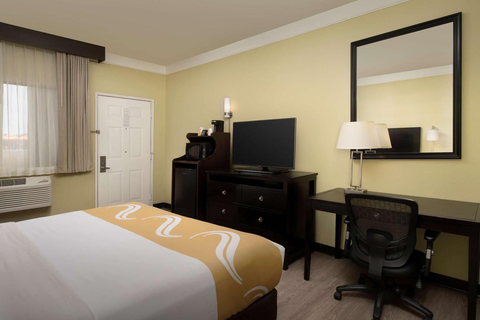 Quality Inn & Suites Gallup I-40 Exit 20 المظهر الخارجي الصورة