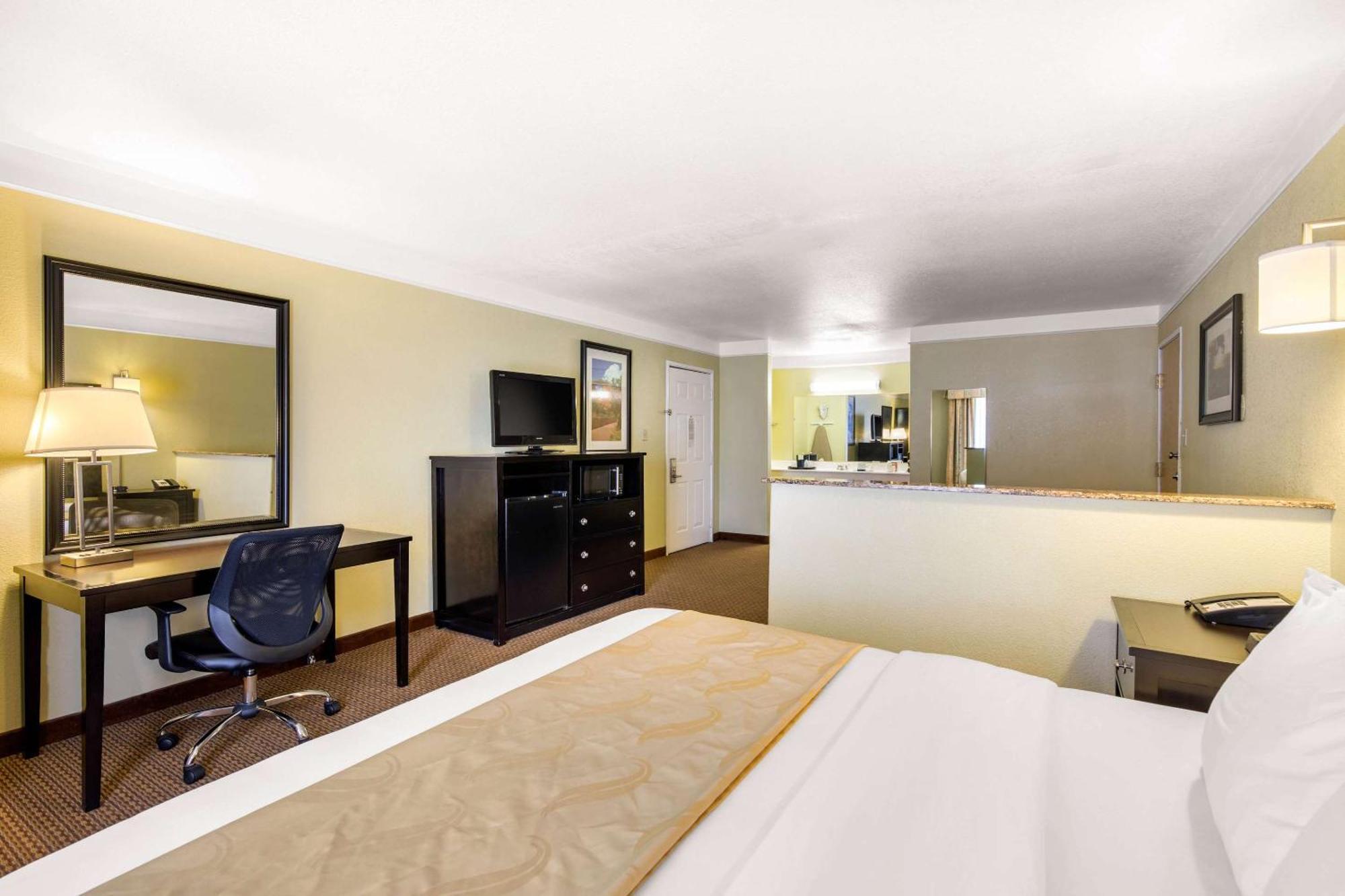 Quality Inn & Suites Gallup I-40 Exit 20 المظهر الخارجي الصورة